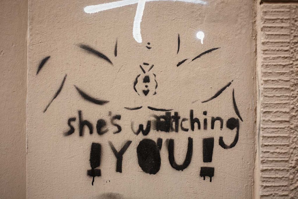 streetart-vagina-is-watching-you-graffiti-bonn-altstadt